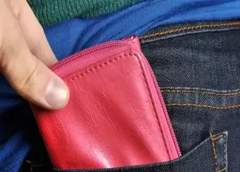 Σεβασμός μηδέν: 39χρoνη στην Πτολεμαιδα έκλεψε πορτοφόλι 95 χρονου