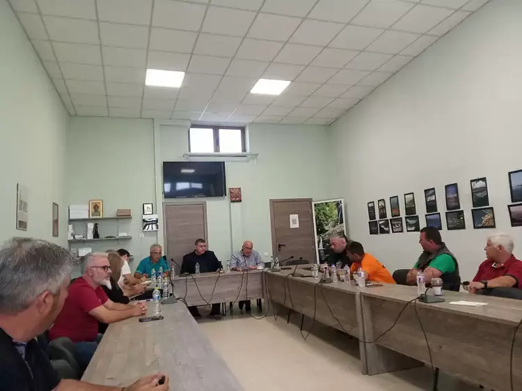 Σοβαρά προβλήματα στον αγροτικό κόσμο του Βελβεντού από τη χαλαζόπτωση