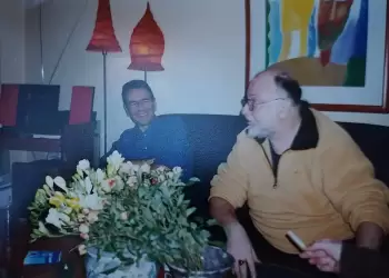 Η Θεσσαλονίκη τιμά τον Διονύση Σαββόπουλο σε ειδική συνεδρίαση του δ.σ. με το Αργυρό Μετάλλιο της πόλης