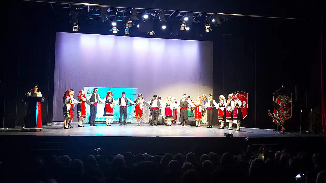 Θρακική Εστία Εορδαίας: Μια συγκινητική εκδήλωση που ένωσε δύο πολιτισμούς (εικόνες) Θρακική Εστία Εορδαίας: Μια συγκινητική εκδήλωση που ένωσε δύο πολιτισμούς