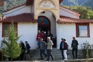 Πανηγύρισε στο Βελβεντό, με τη συμμετοχή πολλών πιστών, το Εξωκλήσι του Αγίου Αποστόλου Θωμά.