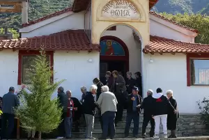 Πανηγύρισε στο Βελβεντό, με τη συμμετοχή πολλών πιστών, το Εξωκλήσι του Αγίου Αποστόλου Θωμά.