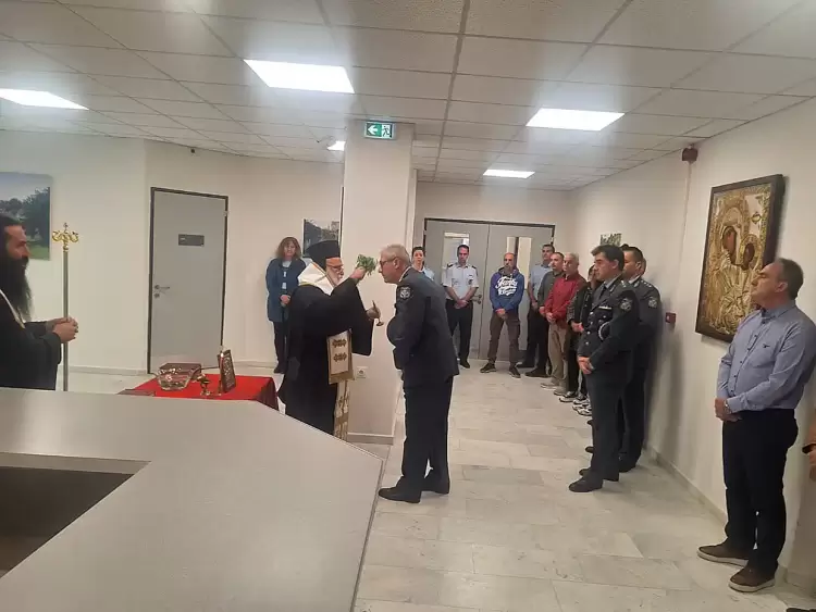 Αγιασμός στο Αστυνομικό Μέγαρο Γρεβενών Αγιασμός στο Αστυνομικό Μέγαρο Γρεβενών