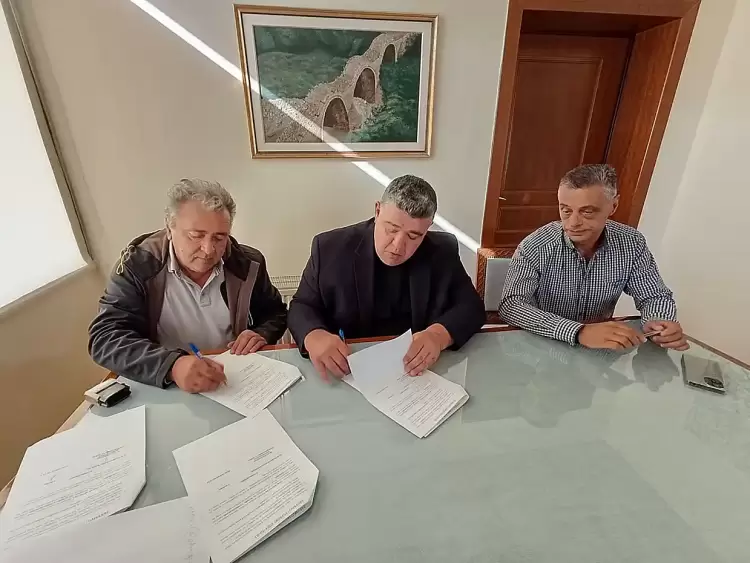 Αποκατάσταση τοιχείου και διαμόρφωση κοίτης ρέματος στην Δ.Κ. Μηλοχωρίου