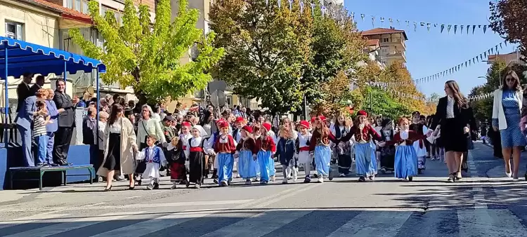 Δήμος Γρεβενών: Λαμπρός εορτασμός για τα 112α Ελευθέρια της πόλης των Γρεβενών Δήμος Γρεβενών: Λαμπρός εορτασμός για τα 112α Ελευθέρια της πόλης των Γρεβενών