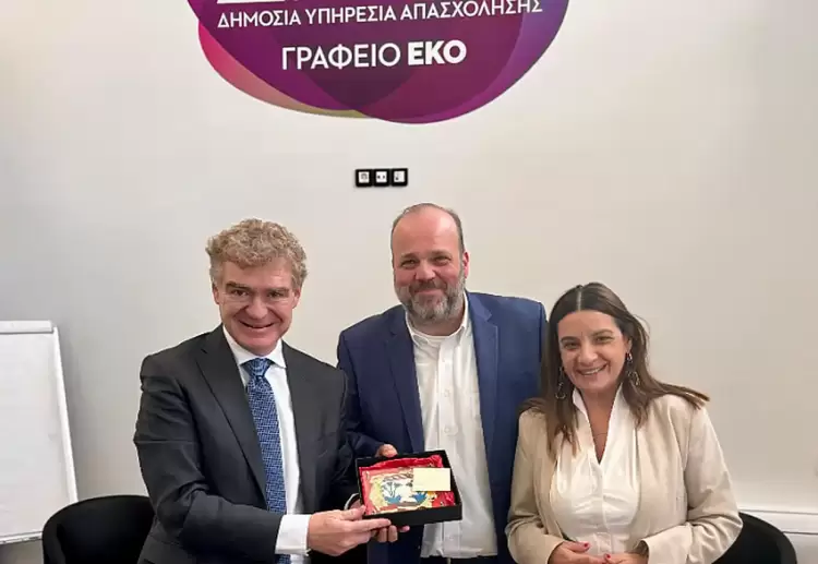 Η ΔΥΠΑ ανταποκρίνεται στις ανάγκες της αγοράς εργασίας ενισχύοντας συστηματικά τις ενεργητικές πολιτικές απασχόλησης Η ΔΥΠΑ ανταποκρίνεται στις ανάγκες της αγοράς εργασίας ενισχύοντας συστηματικά τις ενεργητικές πολιτικές απασχόλησης