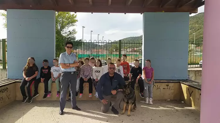 Mε αφορμή την Παγκόσμια Ημέρα Ζώων, επίδειξη από αστυνομικό σκύλο ανίχνευσης εκρηκτικών ουσιών "DIVA" Επίδειξη από αστυνομικό σκύλο ανίχνευσης εκρηκτικών ουσιών “diva”