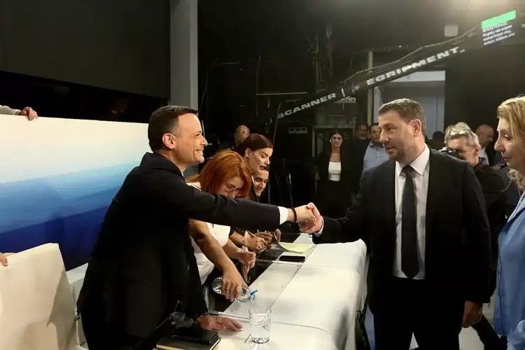 Ικανοποίηση στο  ΠΑΣΟΚ από τη συμμετοχή – Σκληρή η μάχη για το β΄ γύρο