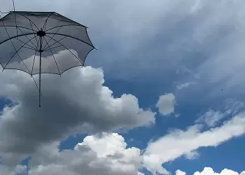 Ο καιρός σήμερα, Πέμπτη 03/10: Γενικά αίθριος με πρόσκαιρες νεφώσεις και είναι πιθανό να σημειωθούν τοπικές βροχές