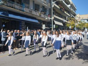 Κοζάνη: Η Παρέλαση στην οδό Παύλου Μελά για την Εθνική Επέτειο της 28ης Οκτωβρίου 1940