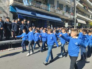 Κοζάνη: Η Παρέλαση στην οδό Παύλου Μελά για την Εθνική Επέτειο της 28ης Οκτωβρίου 1940