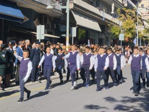 Κοζάνη: Η Παρέλαση στην οδό Παύλου Μελά για την Εθνική Επέτειο της 28ης Οκτωβρίου 1940