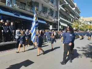 Κοζάνη: Η Παρέλαση στην οδό Παύλου Μελά για την Εθνική Επέτειο της 28ης Οκτωβρίου 1940