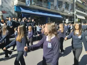 Κοζάνη: Η Παρέλαση στην οδό Παύλου Μελά για την Εθνική Επέτειο της 28ης Οκτωβρίου 1940