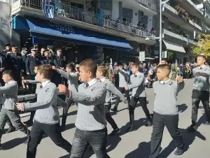 Κοζάνη: Η Παρέλαση στην οδό Παύλου Μελά για την Εθνική Επέτειο της 28ης Οκτωβρίου 1940