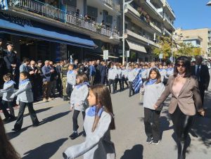 Κοζάνη: Η Παρέλαση στην οδό Παύλου Μελά για την Εθνική Επέτειο της 28ης Οκτωβρίου 1940