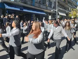 Κοζάνη: Η Παρέλαση στην οδό Παύλου Μελά για την Εθνική Επέτειο της 28ης Οκτωβρίου 1940