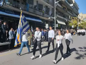 Κοζάνη: Η Παρέλαση στην οδό Παύλου Μελά για την Εθνική Επέτειο της 28ης Οκτωβρίου 1940
