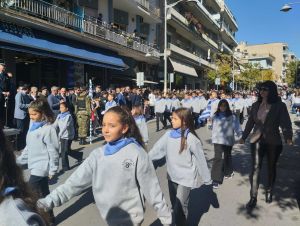 Κοζάνη: Η Παρέλαση στην οδό Παύλου Μελά για την Εθνική Επέτειο της 28ης Οκτωβρίου 1940