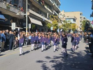 Κοζάνη: Η Παρέλαση στην οδό Παύλου Μελά για την Εθνική Επέτειο της 28ης Οκτωβρίου 1940