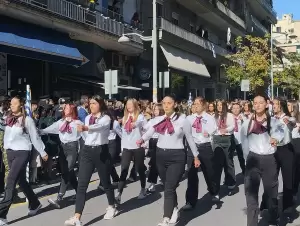 Κοζάνη: Η Παρέλαση στην οδό Παύλου Μελά για την Εθνική Επέτειο της 28ης Οκτωβρίου 1940
