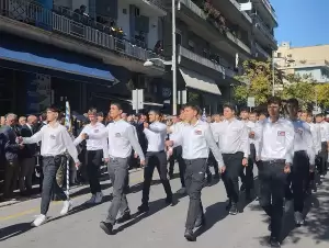 Κοζάνη: Η Παρέλαση στην οδό Παύλου Μελά για την Εθνική Επέτειο της 28ης Οκτωβρίου 1940