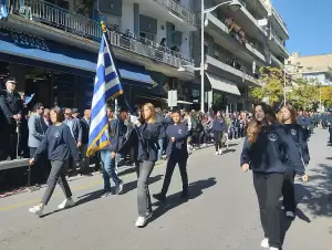 Κοζάνη: Η Παρέλαση στην οδό Παύλου Μελά για την Εθνική Επέτειο της 28ης Οκτωβρίου 1940