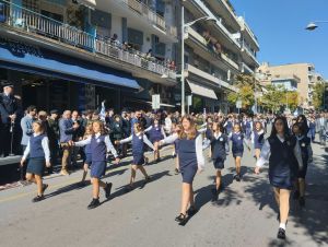 Κοζάνη: Η Παρέλαση στην οδό Παύλου Μελά για την Εθνική Επέτειο της 28ης Οκτωβρίου 1940