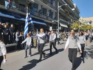 Κοζάνη: Η Παρέλαση στην οδό Παύλου Μελά για την Εθνική Επέτειο της 28ης Οκτωβρίου 1940