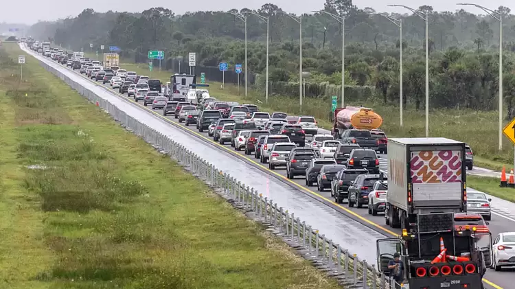 Ο κυκλώνας Μίλτον στην Φλόριντα: Δείτε Live την πορεία του – Συναγερμός και Χάος στους δρόμους