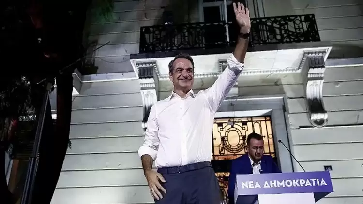 Κυριάκος Μητσοτάκης: Όσο πλατύτερα απλώνονται τα κλαριά της ΝΔ, τόσο δικαιώνουν την ισχύ που έχουν οι ρίζες της