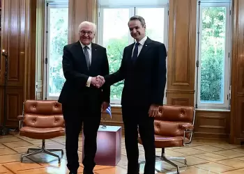 Μητσοτάκης σε Σταϊνμάιερ: Τα θέματα των γερμανικών επανορθώσεων και του κατοχικού δανείου παραμένει ζωντανό