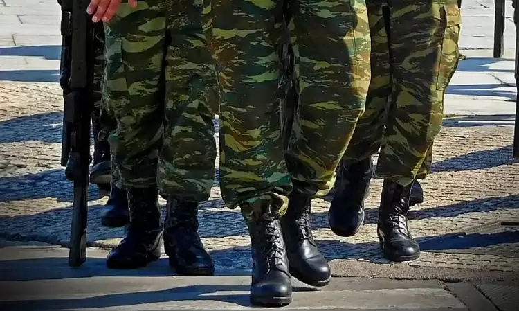 Οι φαντάροι είναι του λαού παιδιά που ορκίστηκαν να φυλάνε την πατρίδα