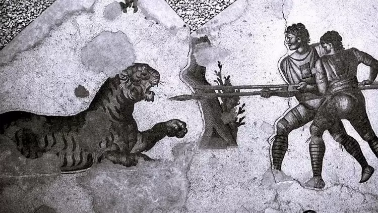 Η βία τότε και πάντα Η βία τότε και πάντα