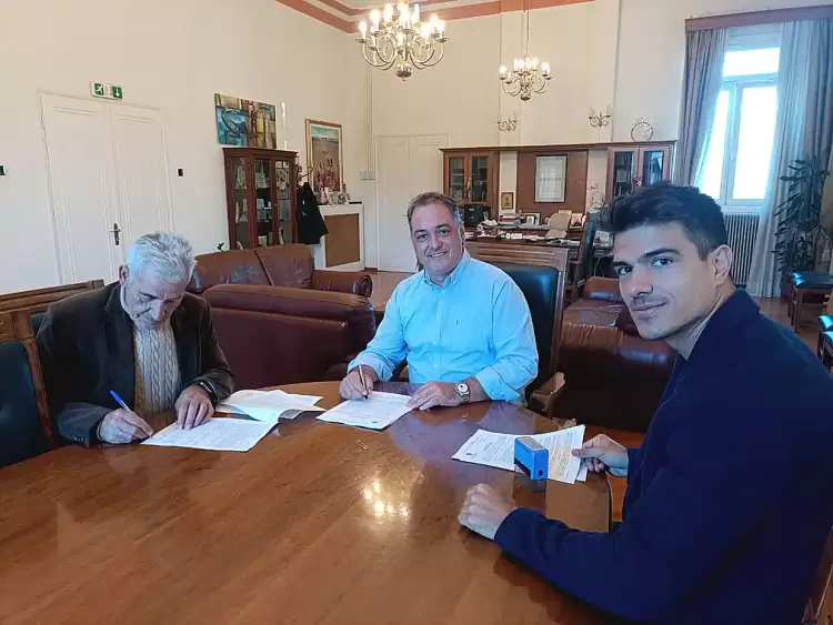 Υπογραφή σύμβασης για την ανάπλαση του εξωτερικού χώρου του Κλειστού Γυμναστηρίου Λευκόβρυσης