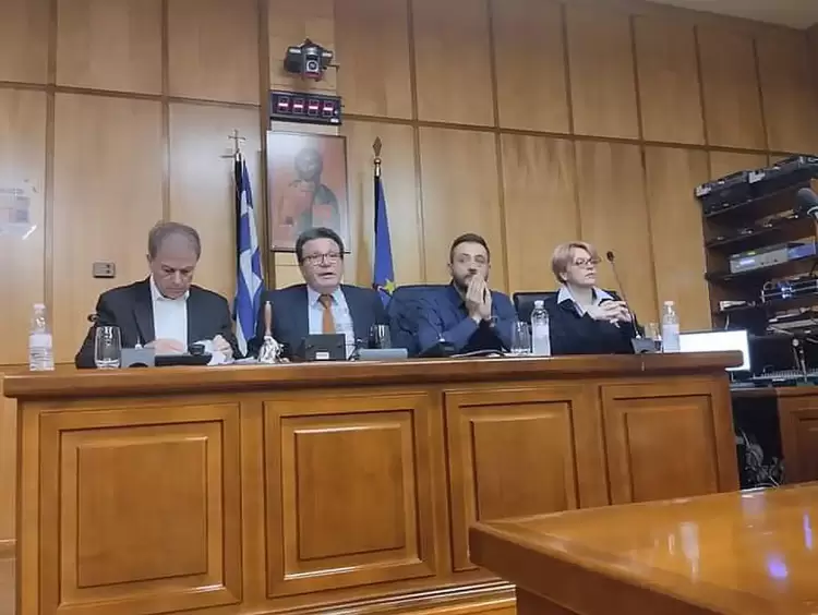 “Ζούγκλα” το περιφερειακό συμβούλιο - Εντάσσεις, αποχωρήσεις την ώρα που η Δυτική Μακεδονία πεθαίνει “Ζούγκλα” το περιφερειακό συμβούλιο – Εντάσσεις, αποχωρήσεις την ώρα που η Δυτική Μακεδονία πεθαίνει