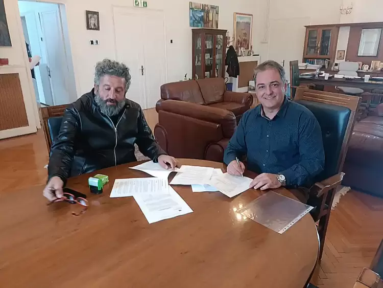 Bελτίωση των υποδομών της κεντρικής πλατείας Κοζάνης Bελτίωση των υποδομών της κεντρικής πλατείας Κοζάνης