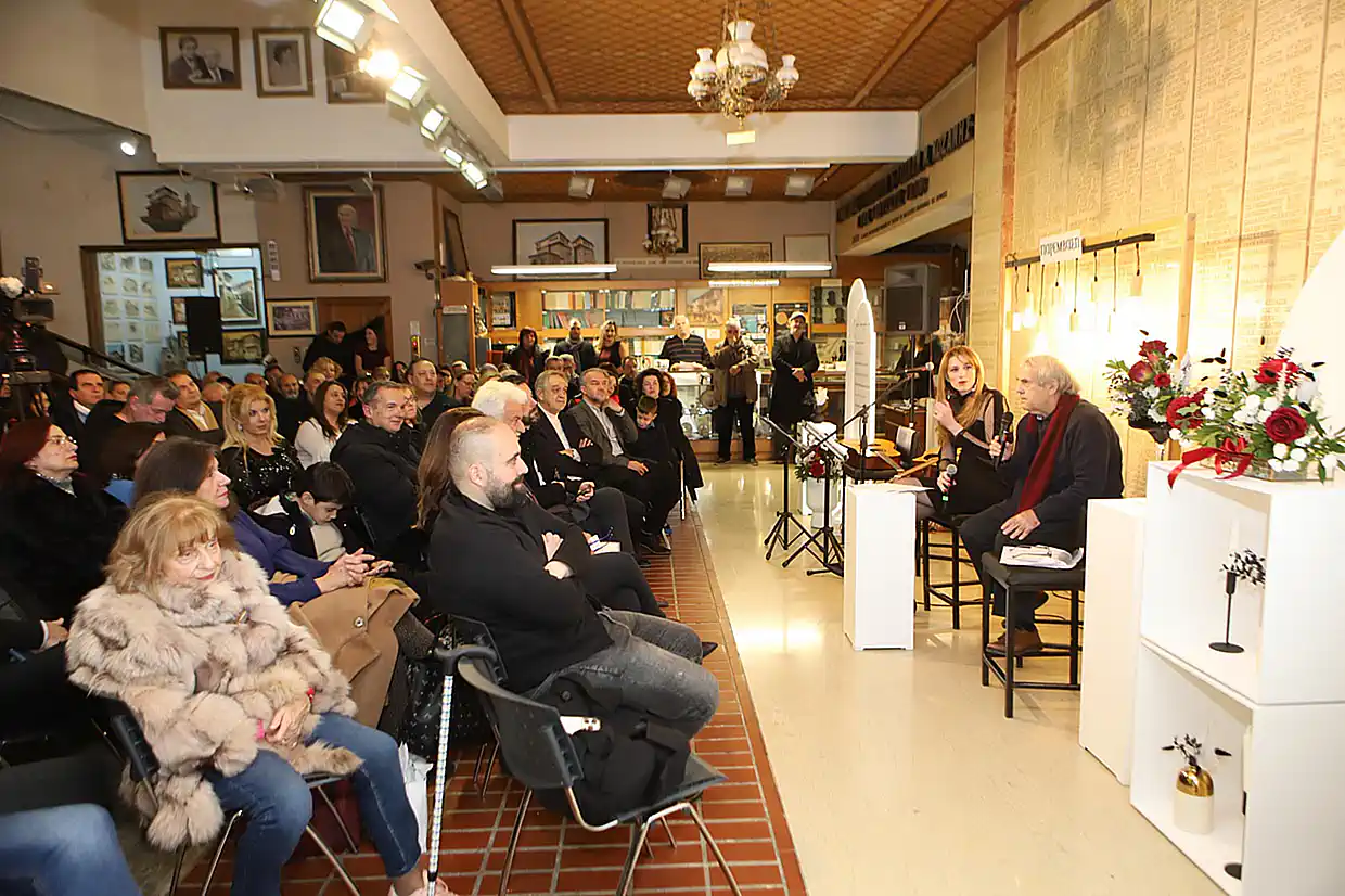 H Παρέμβαση γιόρτασε τα 40 χρόνια της, «δημιουργεί» αδιάκοπα και προσφέρει στα γράμματα και τον πολιτισμό (εικόνες) H Παρέμβαση γιόρτασε τα 40 χρόνια της, «δημιουργεί» αδιάκοπα και προσφέρει στα γράμματα και τον πολιτισμό