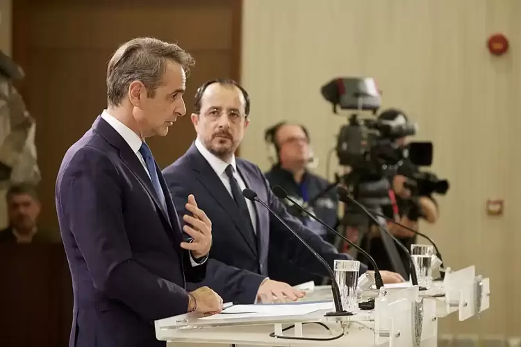 Αθήνα και Λευκωσία ενισχύουν τη συνεργασία σε φυσικό αέριο και ΑΠΕ