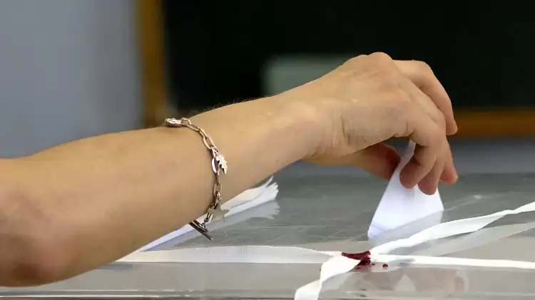 Δημοσκόπηση: Πάνω από τις ευρωεκλογές η ΝΔ – Προβάδισμα Φάμελλου στο ΣΥΡΙΖΑ, στο 20,4% Το ΠΑΣΟΚ 