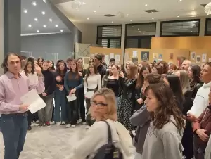 Έχουν βλέμμα εφήβων....εικαστική και ποιητική έκθεση μαθητών στη βιβλιοθήκη Κοζάνης Έχουν βλέμμα εφήβων….εικαστική και ποιητική έκθεση μαθητών στη βιβλιοθήκη Κοζάνης