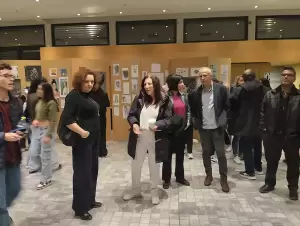 Έχουν βλέμμα εφήβων....εικαστική και ποιητική έκθεση μαθητών στη βιβλιοθήκη Κοζάνης Έχουν βλέμμα εφήβων….εικαστική και ποιητική έκθεση μαθητών στη βιβλιοθήκη Κοζάνης