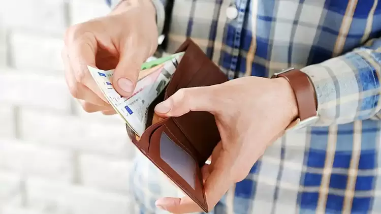 Η ΕΕΝΕ ζητά μείωση φόρων και εισφορών για να αυξηθούν κέρδη και μισθοί