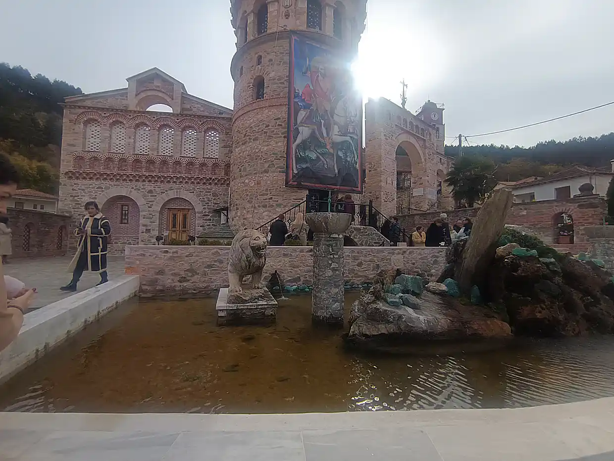 Εκκλησιασμός του Συνδέσμου Γραμμάτων και Τεχνών Κοζάνης και αγιασμός για την νέα χορευτική χρονιά (εικόνες & βίντεο) Εκκλησιασμός του Συνδέσμου Γραμμάτων και Τεχνών Κοζάνης και αγιασμός για την νέα χορευτική χρονιά