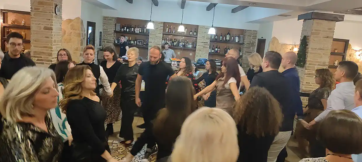 Εκκλησιασμός του Συνδέσμου Γραμμάτων και Τεχνών Κοζάνης και αγιασμός για την νέα χορευτική χρονιά (εικόνες & βίντεο) Εκκλησιασμός του Συνδέσμου Γραμμάτων και Τεχνών Κοζάνης και αγιασμός για την νέα χορευτική χρονιά