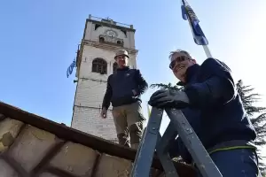 Έτοιμο το χριστουγεννιάτικο δέντρο στην Κοζάνη
