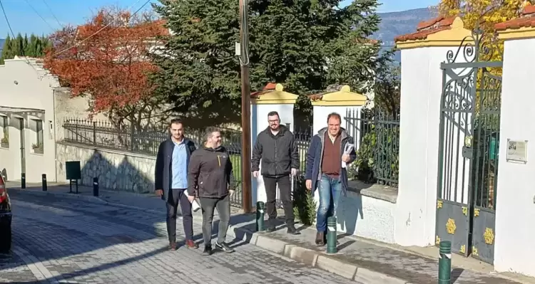 Ο Γιάννης Μητλιάγκας και υποψηφίοι του συνδυασμού «Ανάπτυξης Επιμελητήριο» με τον Δήμαρχο Βελβεντού κ. Εμμανουήλ Στεργίου