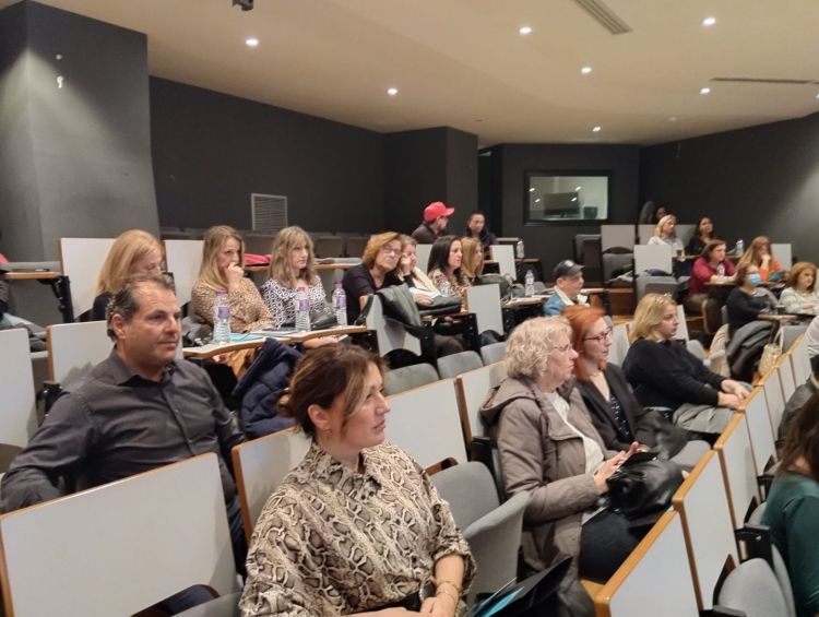 Ο Γιάννης Τερνενόπουλος σε εκδήλωση του ΕΒΕ Κοζάνης για τον "πλοηγό δεξιοτήτων". Γιάννης Τερνενόπουλος σε εκδήλωση του ΕΒΕ Κοζάνης