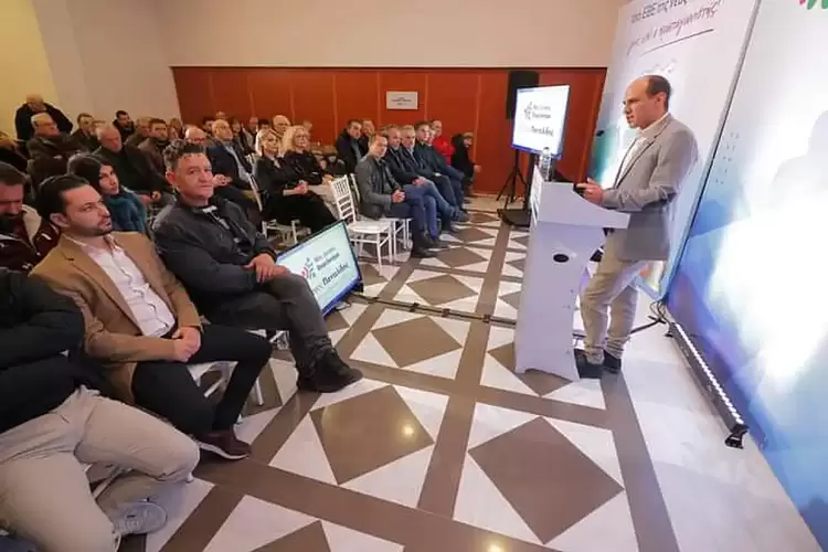 O Γιώργος Παντελίδης παρουσίασε στα Σέρβια της θέσεις του συνδυασμού «Νέο Δυνατό Επιμελητήριο» Γιώργος Παντελίδης: Παρουσίαση θέσεων στα Σέρβια Κοζάνης.