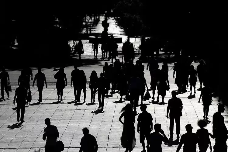 ΙΟΒΕ: Μείζον εθνικό πρόβλημα η μείωση και γήρανση του πληθυσμού – Αρνητικό το φυσικό ισοζύγιο σε 13 περιφέρειες